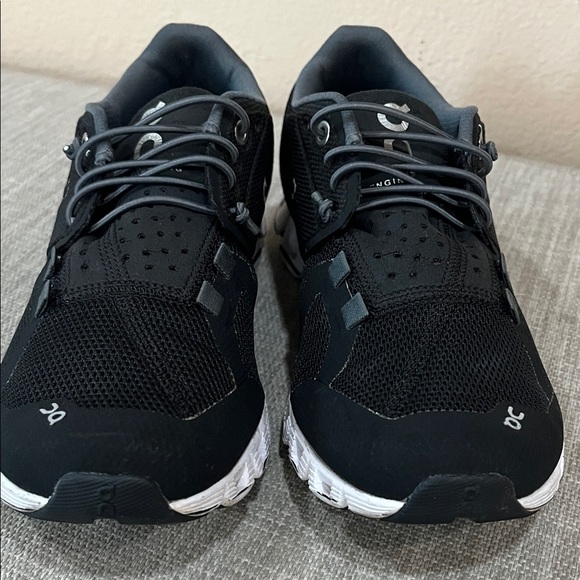 On Running Cloud women’s Athletic Shoes - Black with White Sole - Picture 2 of 10